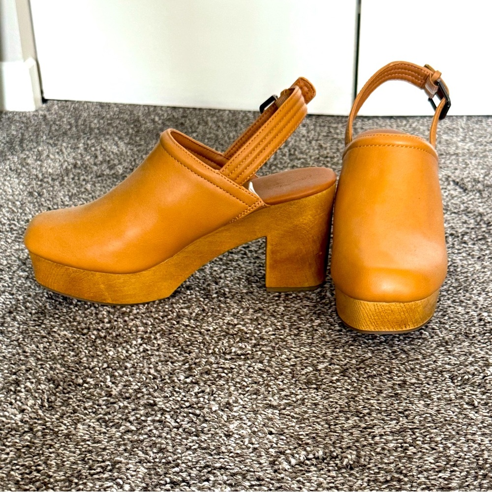 Stylish Tan Platform Clogs